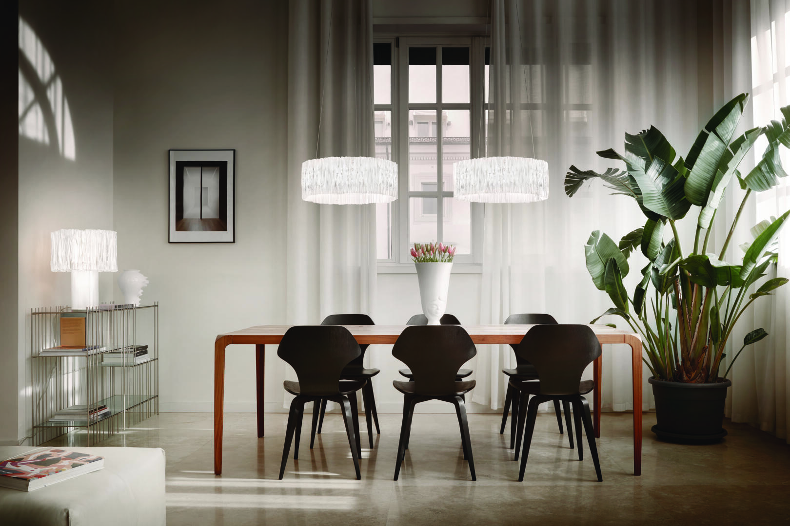 Slamp Accordeon Pendelleuchte über dem Esstisch im Esszimmer