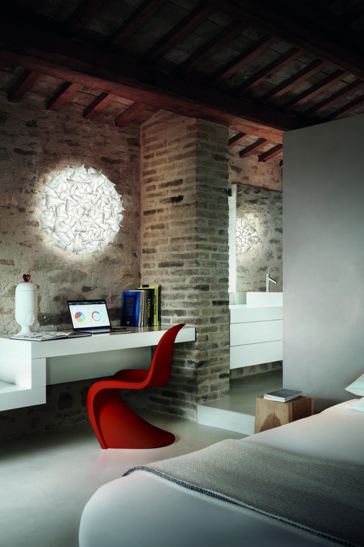 Slamp Veli Couture Wandlampe stimmungsvoll das Schlafzimmer beleuchten